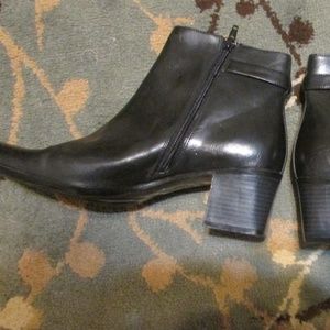 Liz Claiborne Ankle Boots with heel